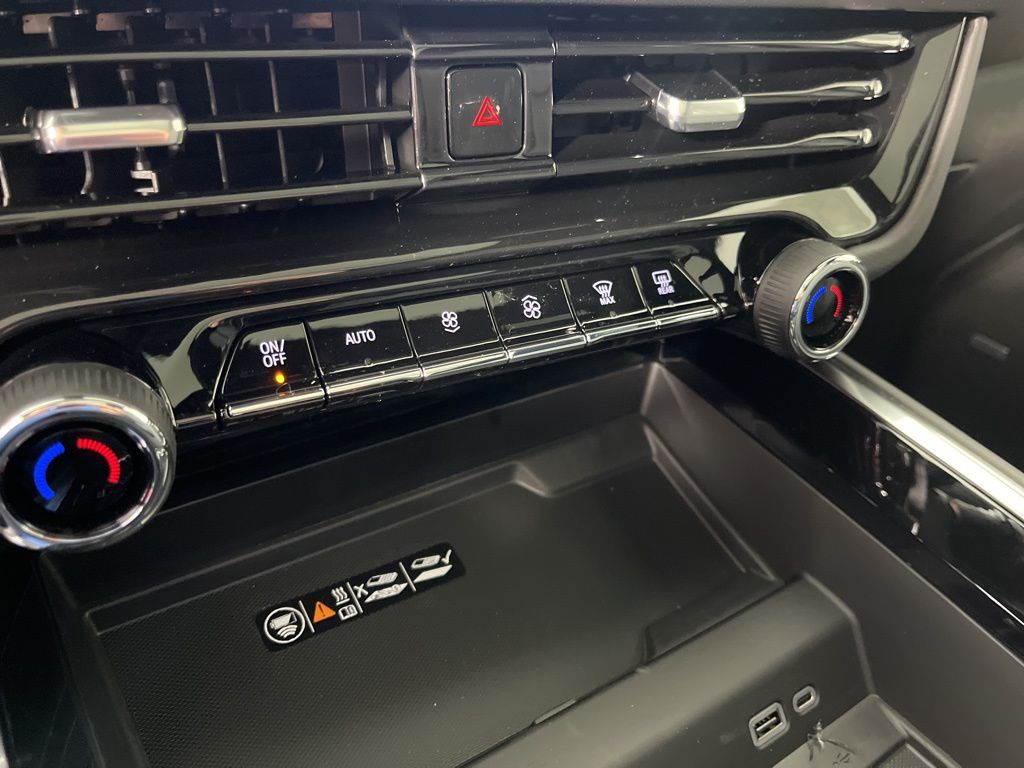 Thumbnail: 2026 Chevrolet Tahoe - 30