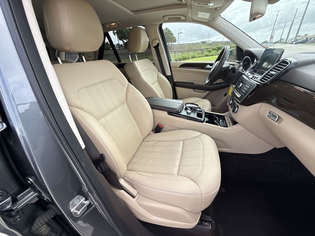 Thumbnail: 2018 Mercedes-Benz GLE - 16