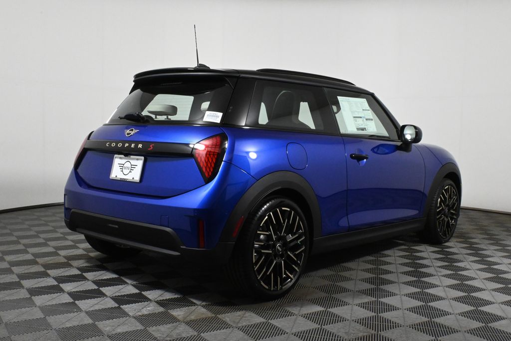 2025 MINI Cooper S 7