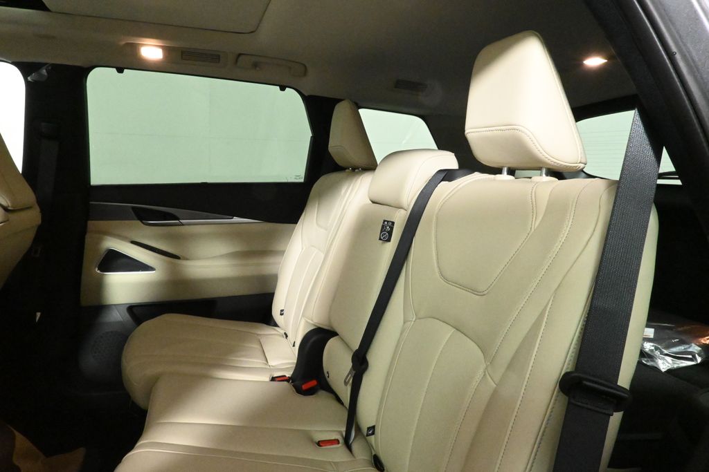 2025 INFINITI QX60 Luxe 4