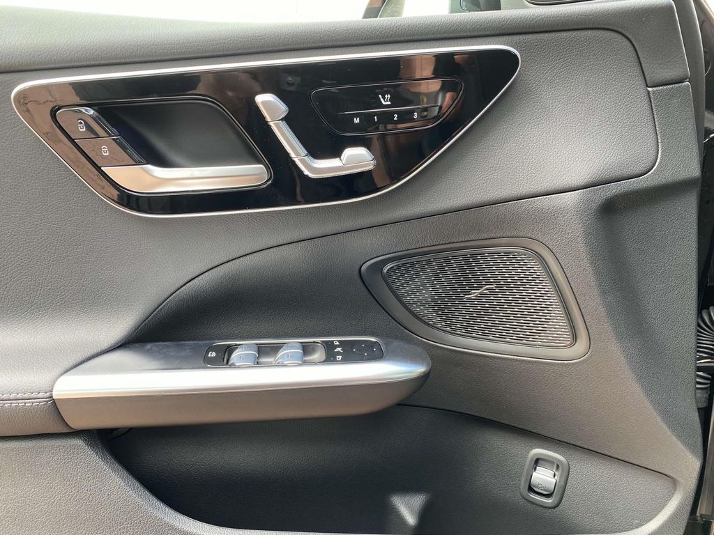 Thumbnail: 2024 Mercedes-Benz C-Class - 25