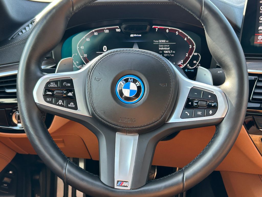 2022 BMW 5 Series 530e iPerformance 18