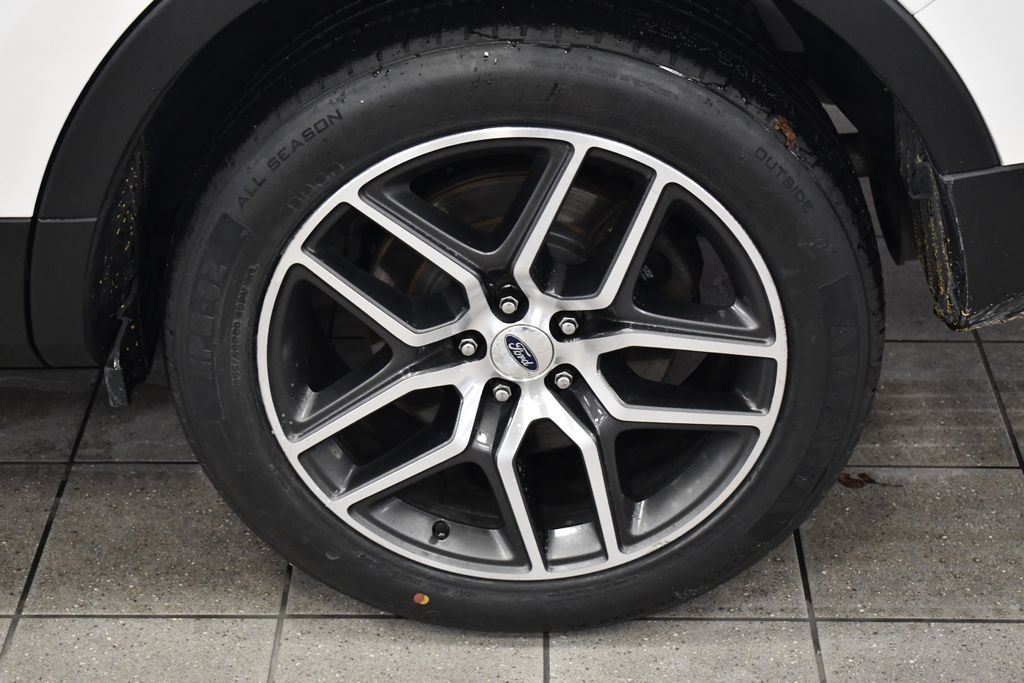 Thumbnail: 2017 Ford Explorer - 14