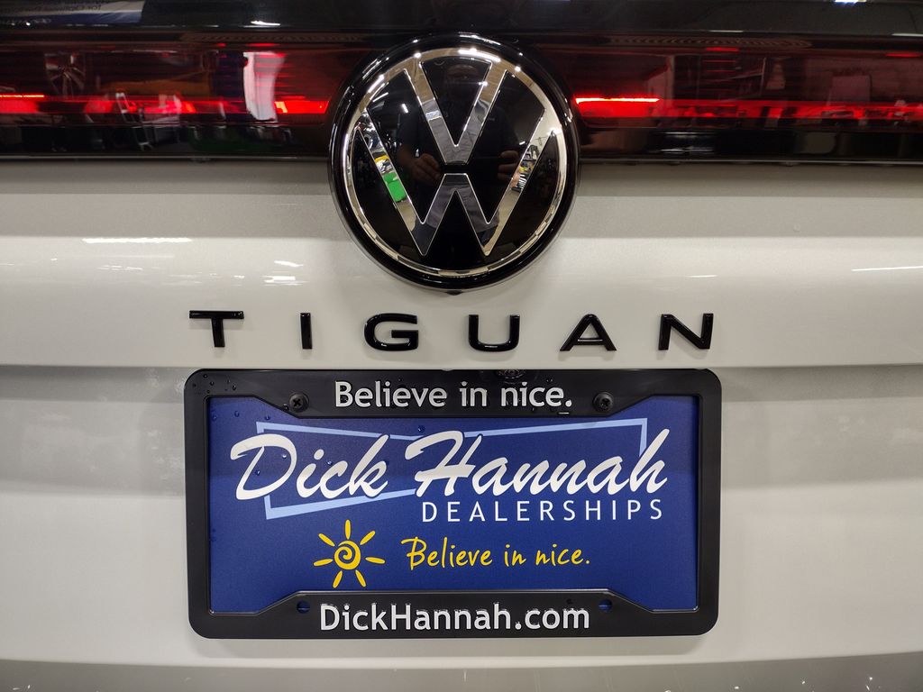 2025 Volkswagen Tiguan 2.0T SE R-Line Black