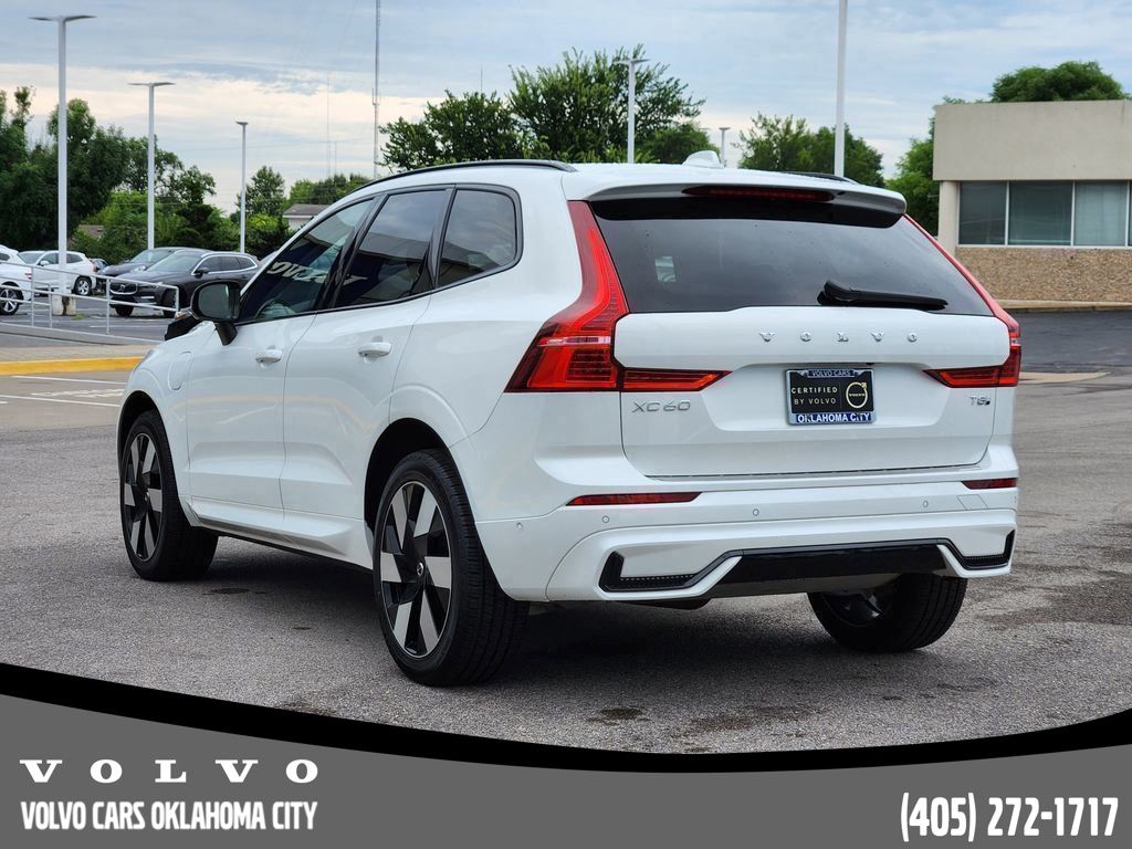 2025 Volvo XC60 Hybrid T8 Plus photo 4