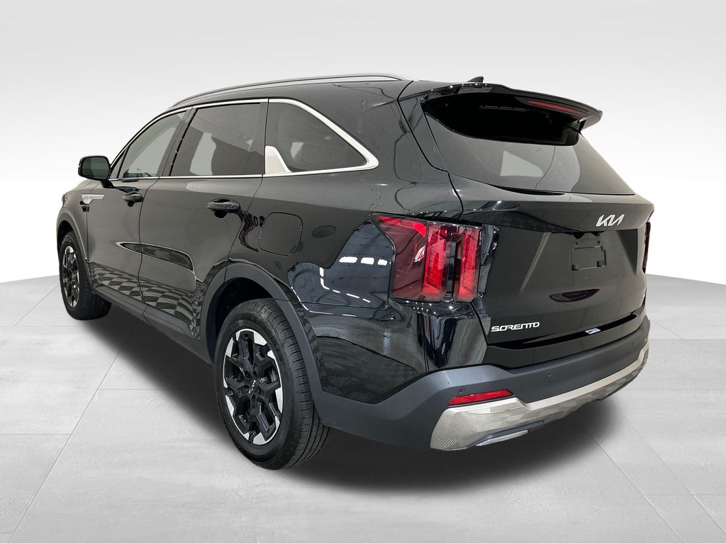Used 2024 Black Kia S image 3