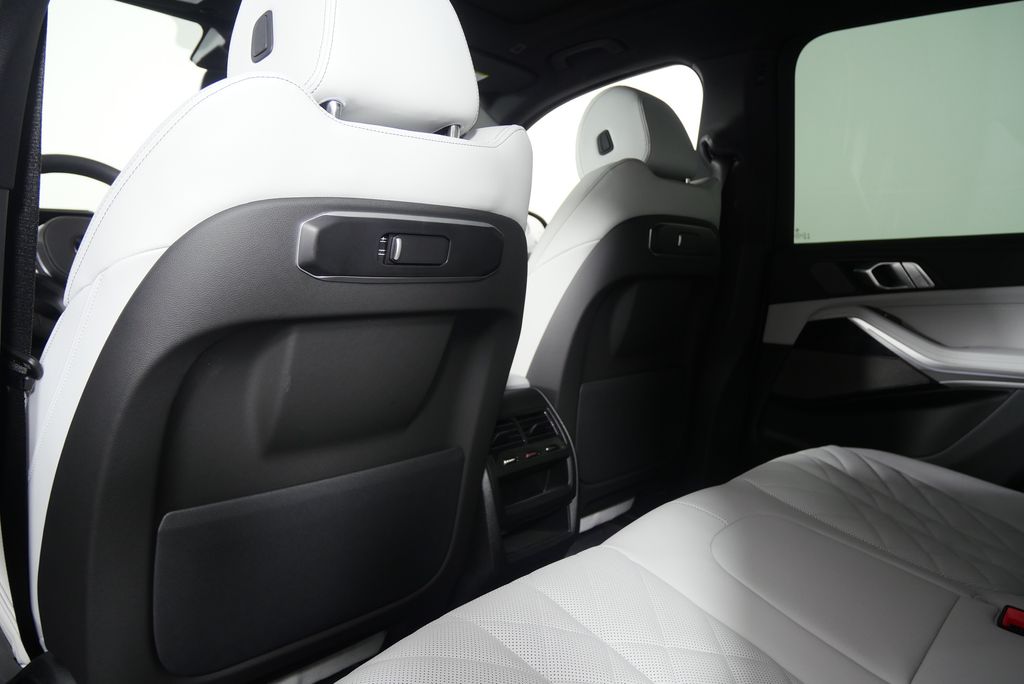 Thumbnail: 2026 BMW X5 - 17