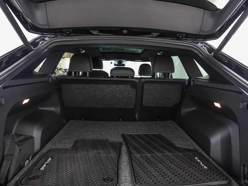 Thumbnail: 2023 Volkswagen Atlas - 24