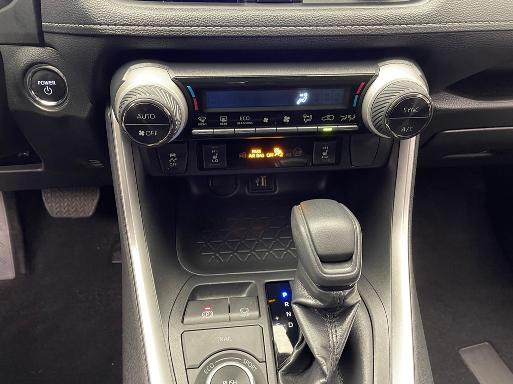 Thumbnail: 2024 Toyota RAV4 - 27