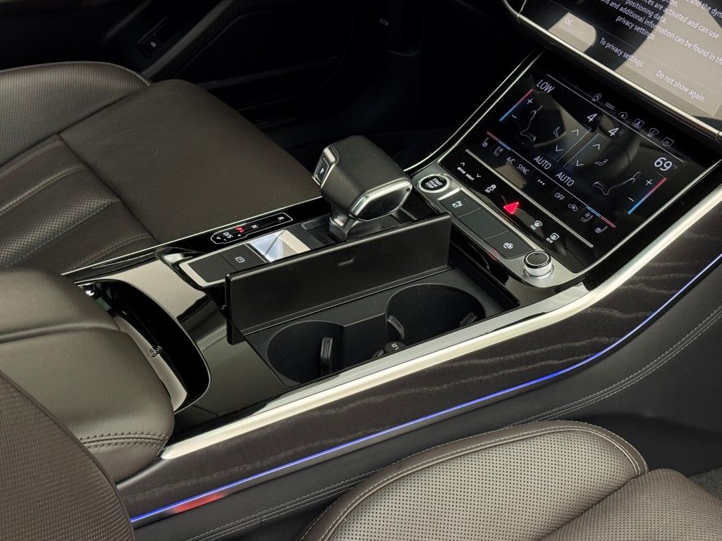 Thumbnail: 2021 Audi A8 - 18