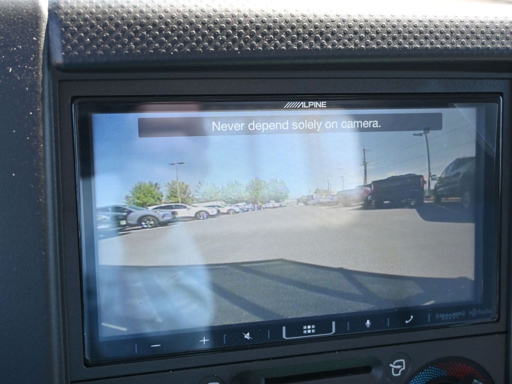 2024 Isuzu NPR HD 