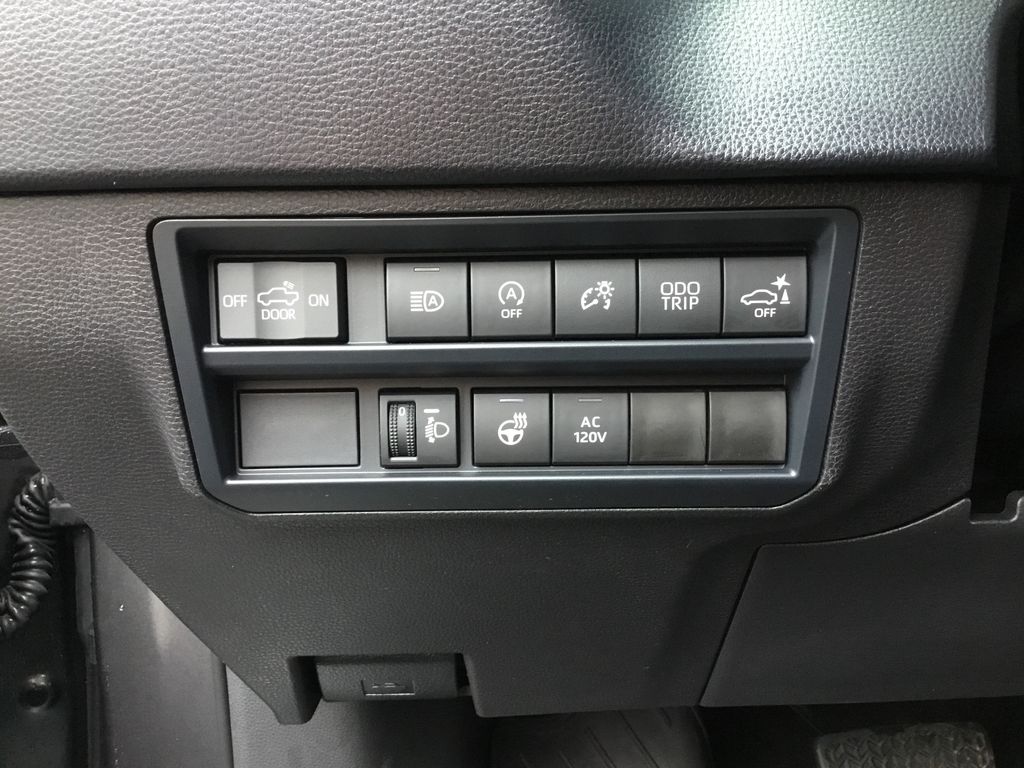 Thumbnail: 2025 Toyota Tundra - 18