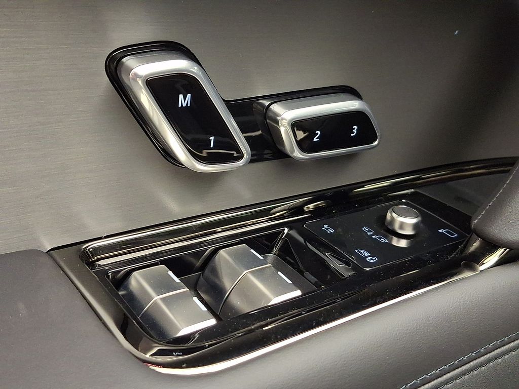 Thumbnail: 2026 Land Rover Range Rover Sport - 20