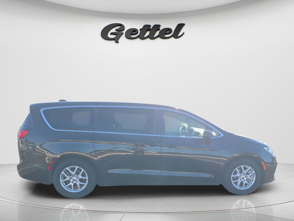 View vehicle photo 4