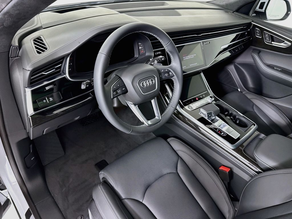 Thumbnail: 2026 Audi Q8 - 10