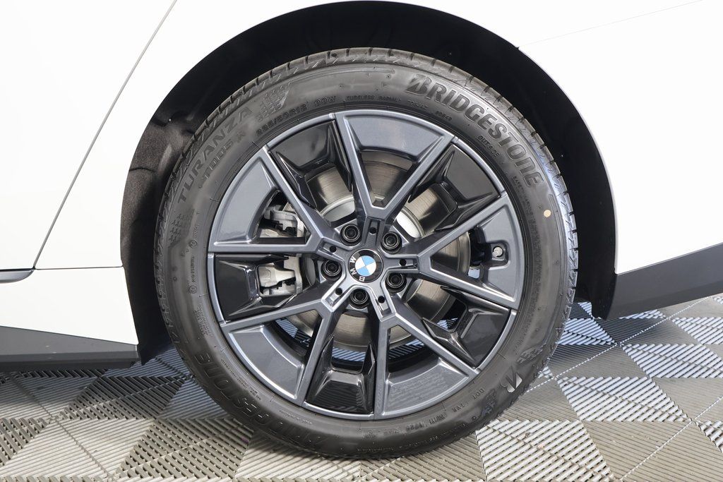 Thumbnail: 2026 BMW i4 - 10
