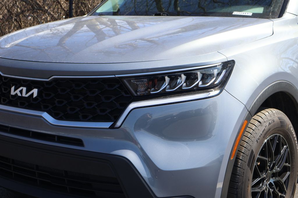 Thumbnail: 2022 Kia Sorento - 3