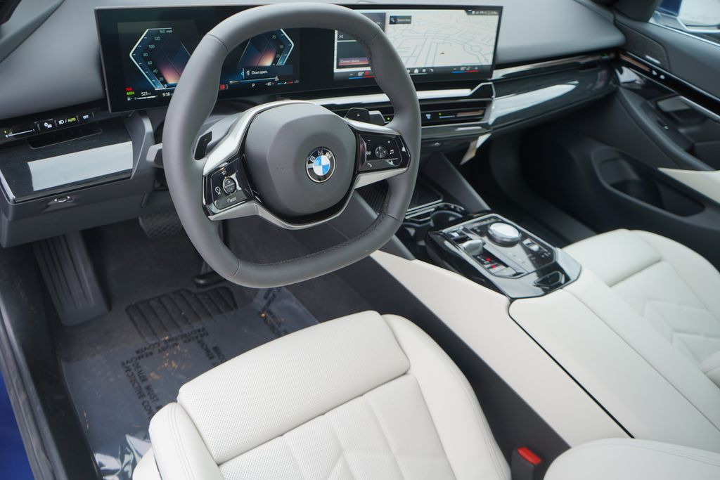 2024 BMW 5 Series 530i 12