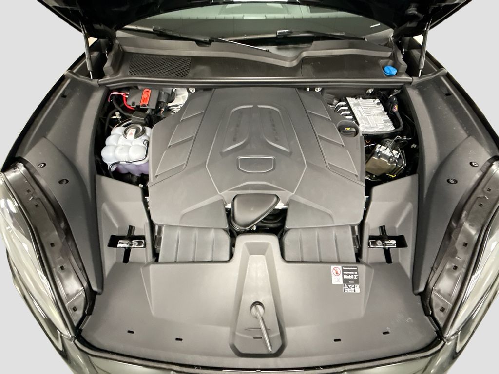 Thumbnail: 2026 Porsche Cayenne - 29