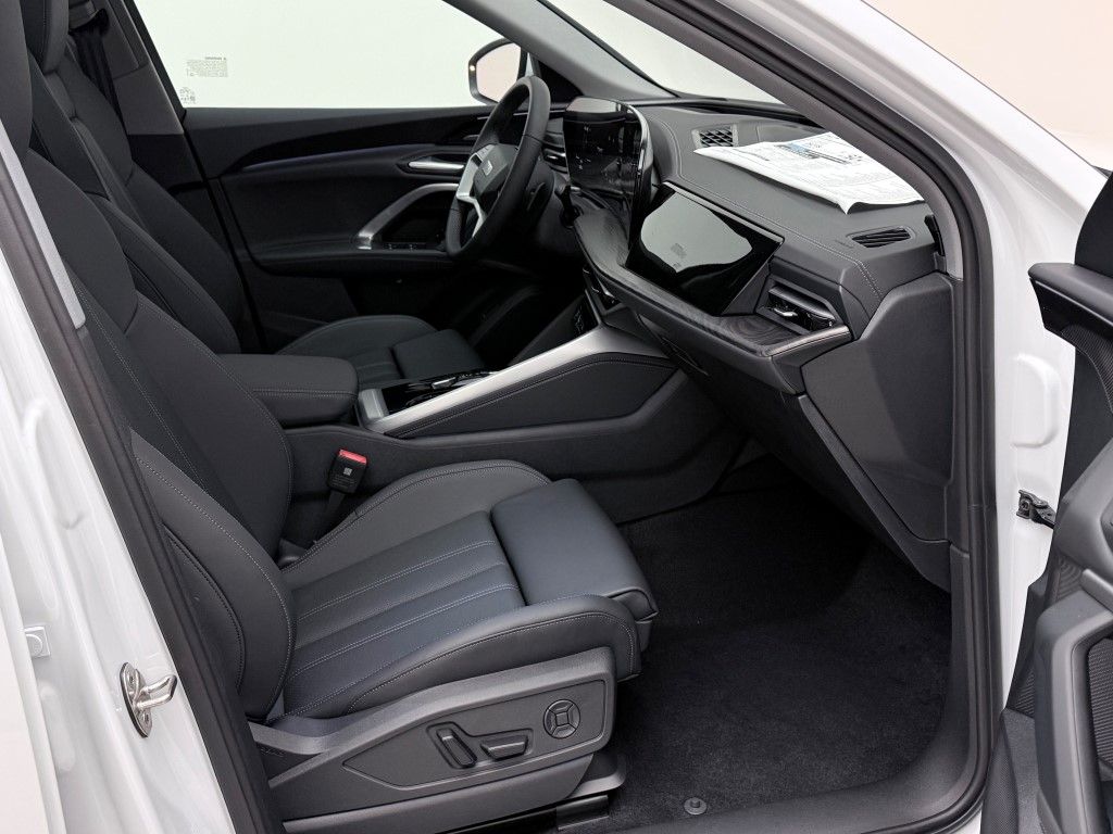 Thumbnail: 2025 Audi Q5 - 16