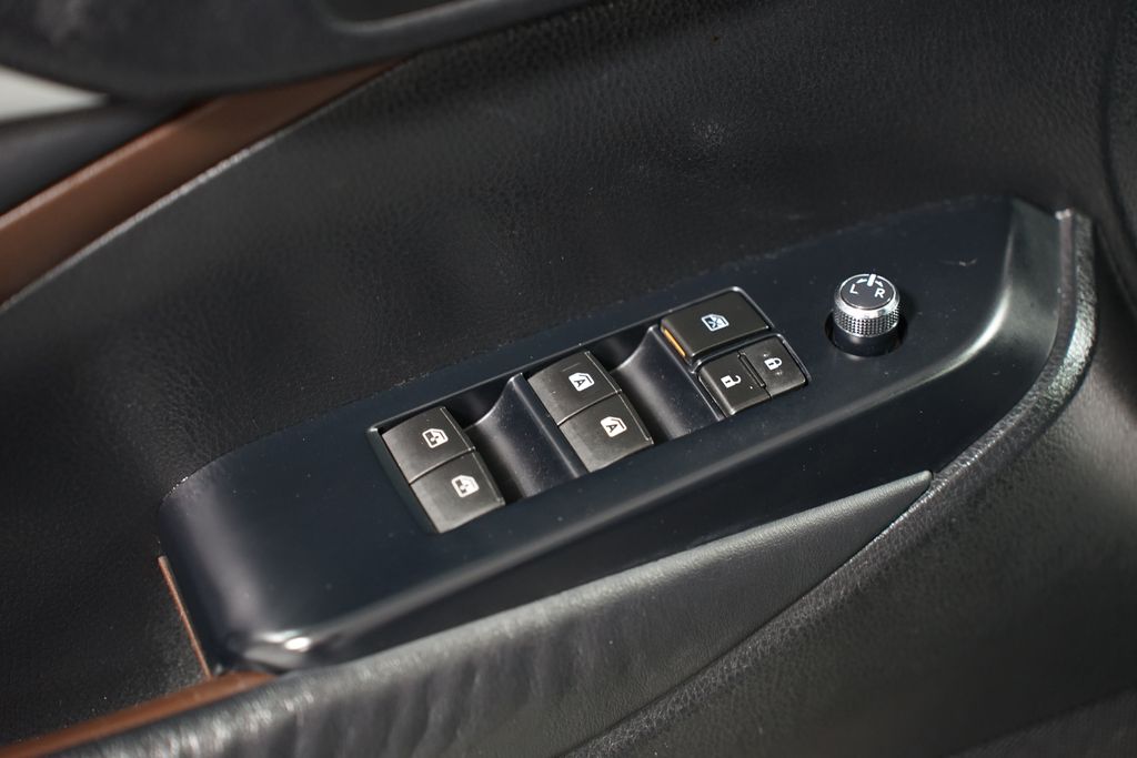 2015 Toyota Highlander XLE 30