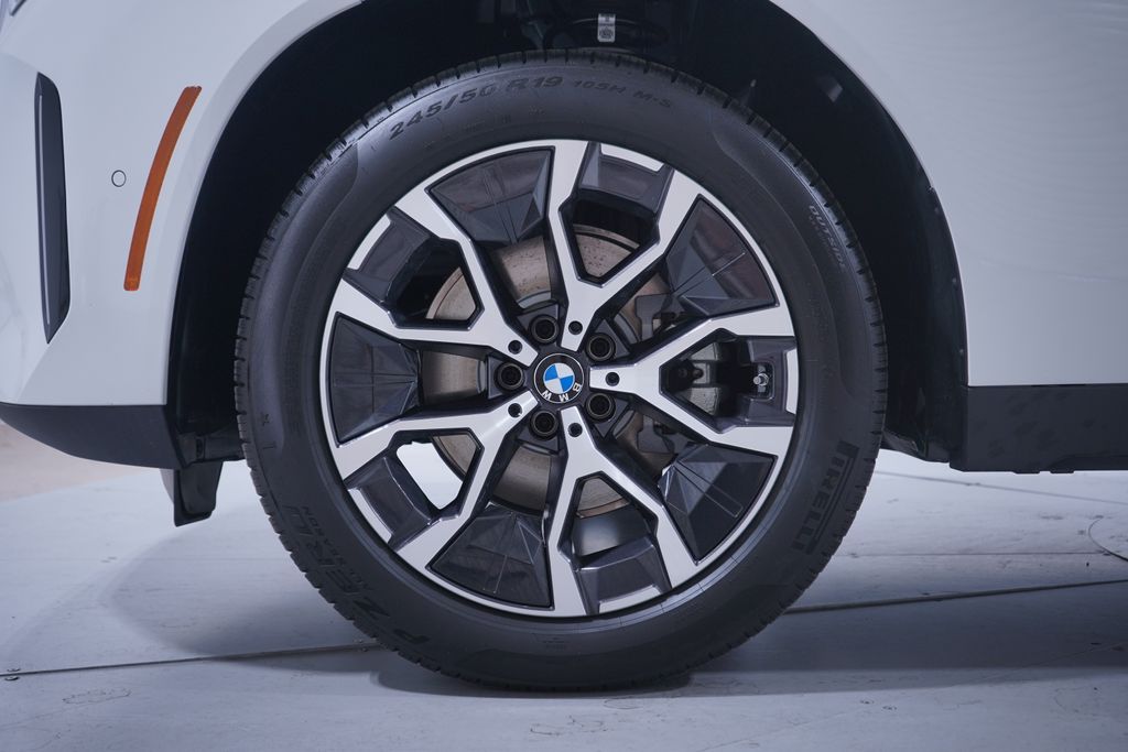 Thumbnail: 2026 BMW X3 - 2