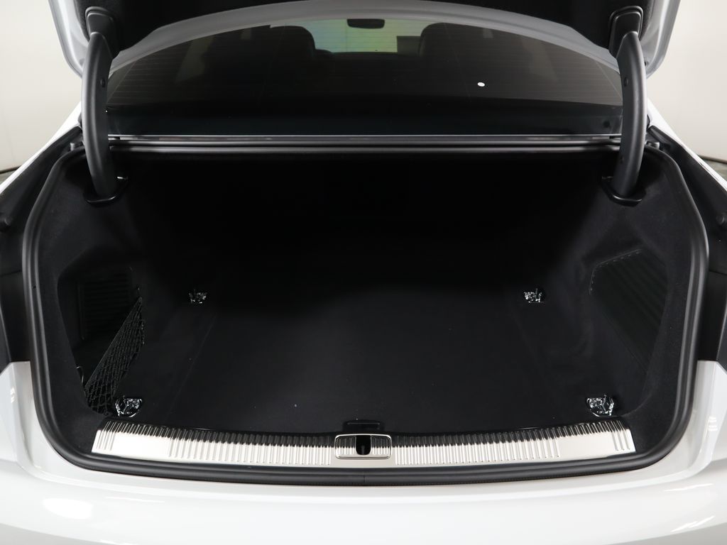 Thumbnail: 2025 Audi A8 - 29