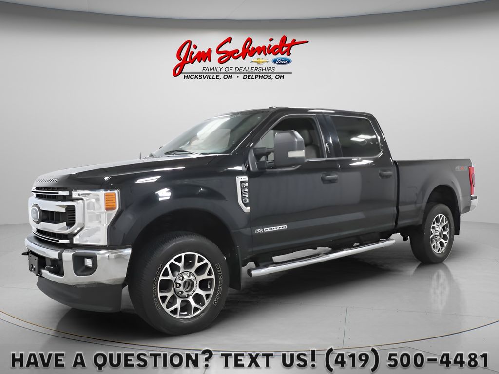 Agate Black Metallic 2022 Ford F-250 Super Duty XLT Crew Cab 4WD Pickup Truck Four-Wheel Drive Automatic