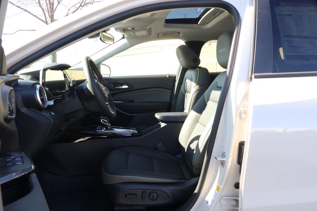 Thumbnail: 2026 Chevrolet Trax - 14