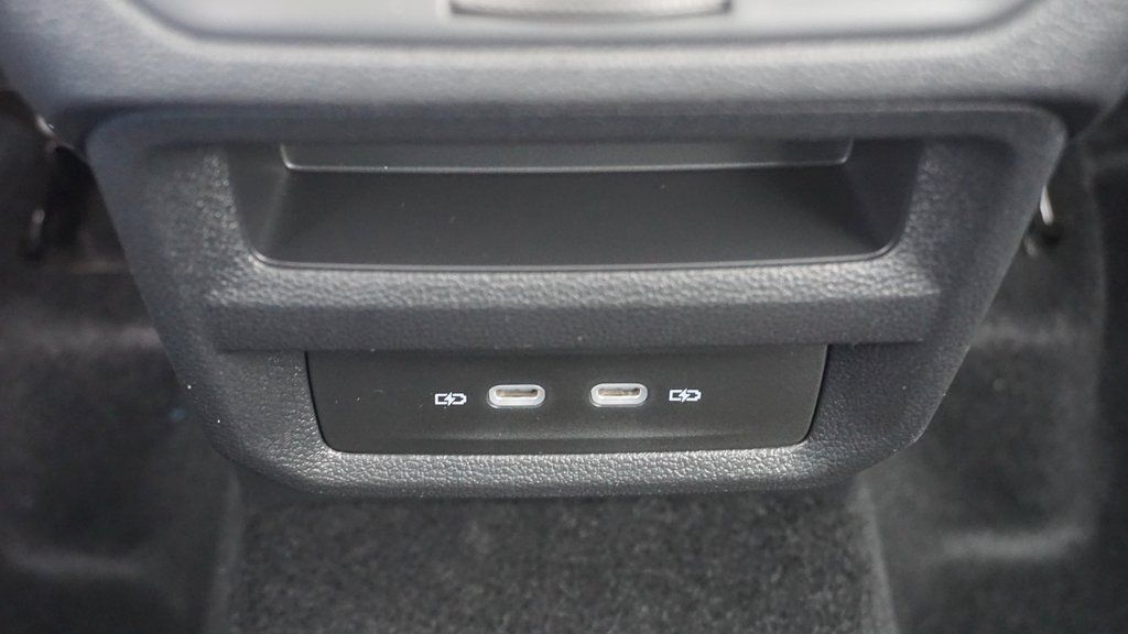 2026 Volkswagen Taos SEL - Photo 10