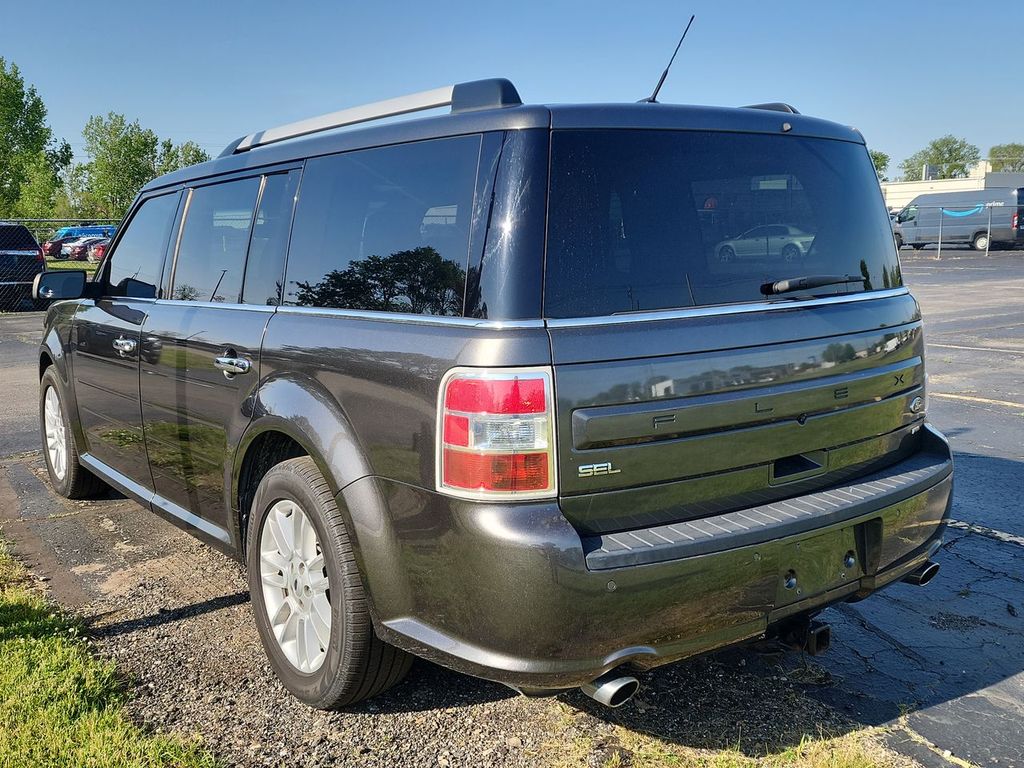 View vehicle photo 3