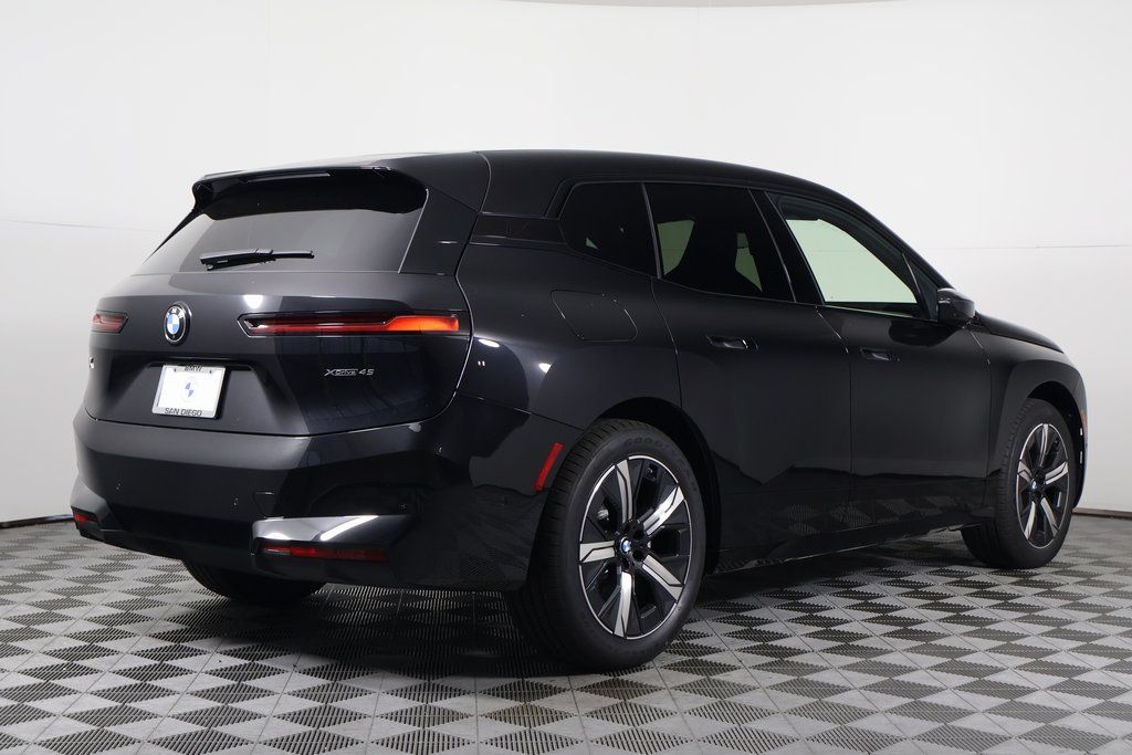 Thumbnail: 2026 BMW iX - 2