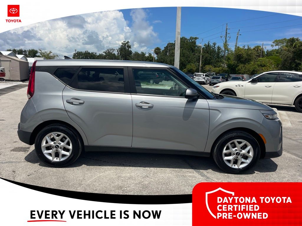 2022 Kia Soul LX photo 9