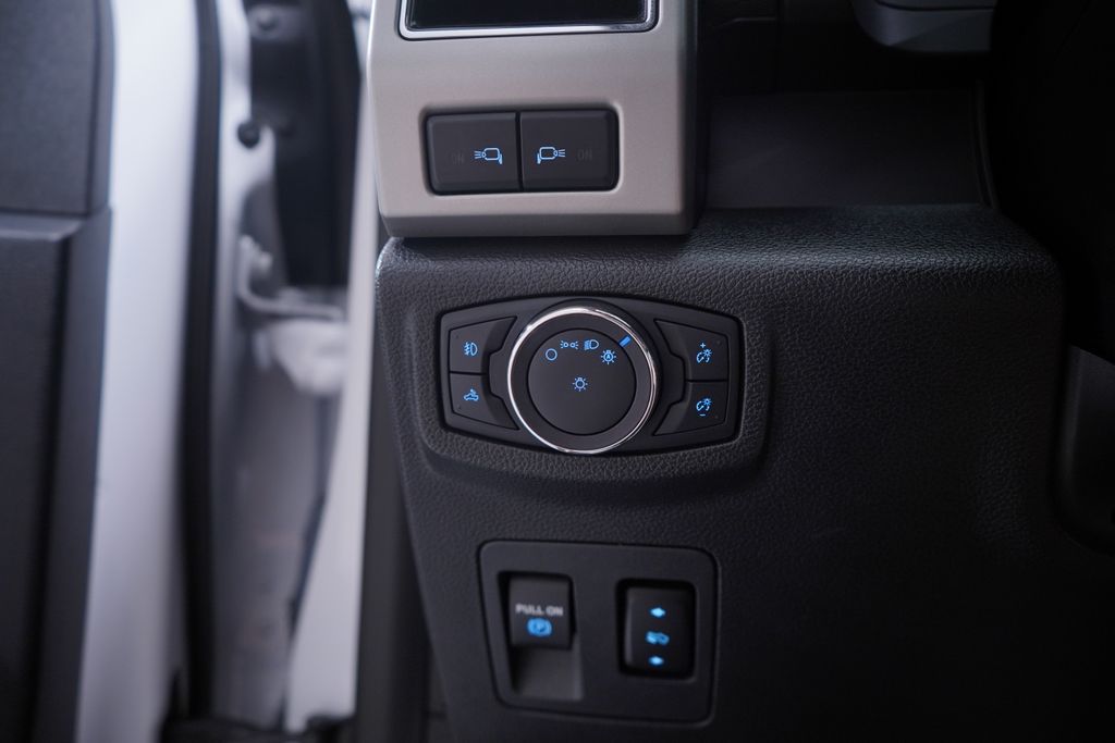 2018 Ford F-150 Lariat 18
