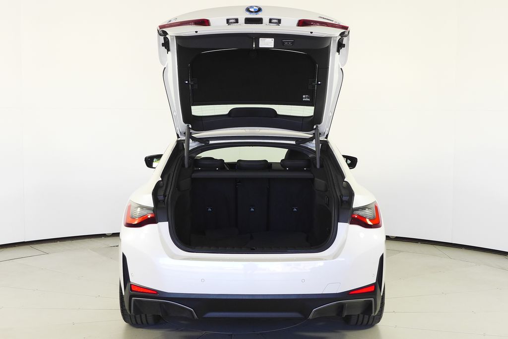 Thumbnail: 2023 BMW i4 - 10