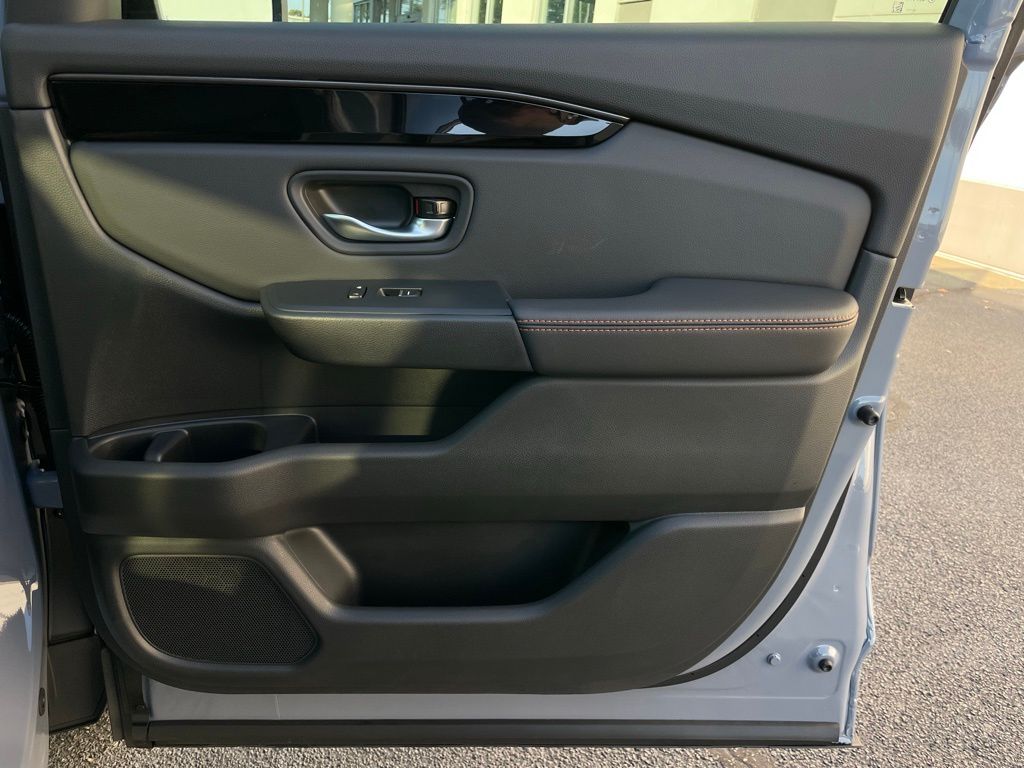 Thumbnail: 2025 Honda Pilot - 31