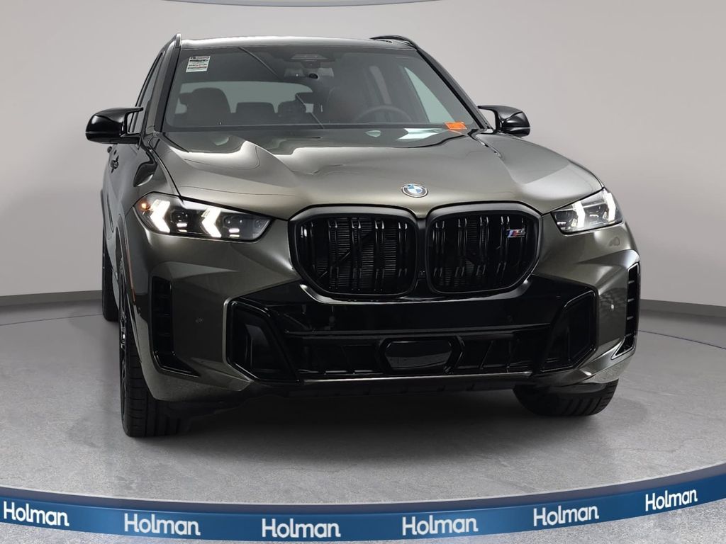 New 2026 Manhattan Green Metallic BMW M60i image 2