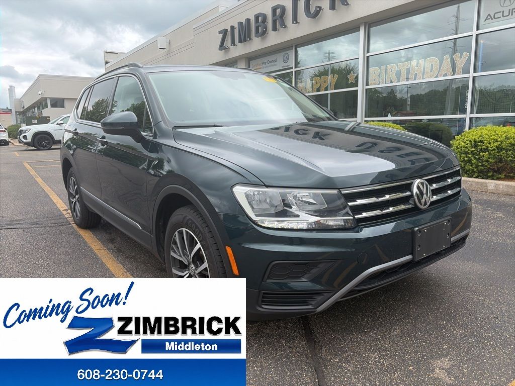 Dark Moss Green Metallic 2018 Volkswagen Tiguan SE 4Motion SUV / Crossover All-Wheel Drive 8-Speed Automatic