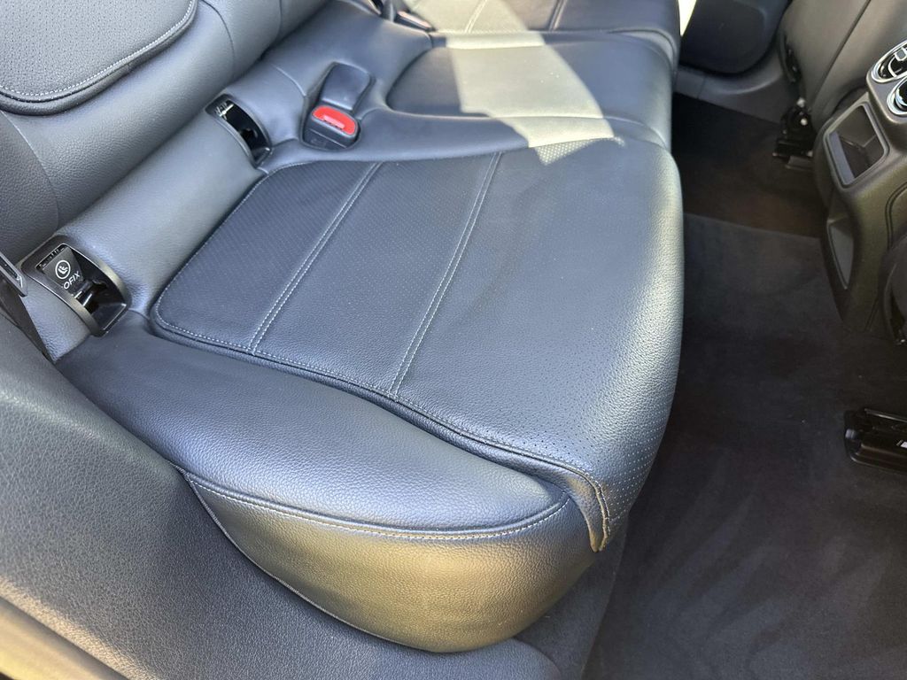 Thumbnail: 2023 Mercedes-Benz GLC - 26