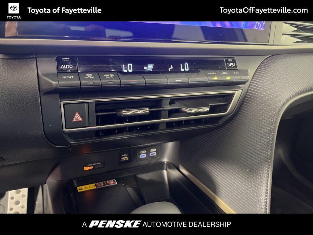 2025 Toyota Camry SE 30