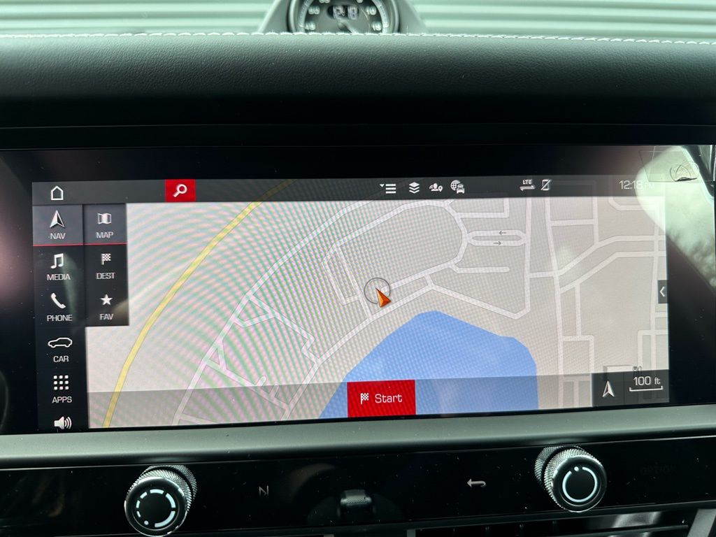 Thumbnail: 2026 Porsche Macan - 32