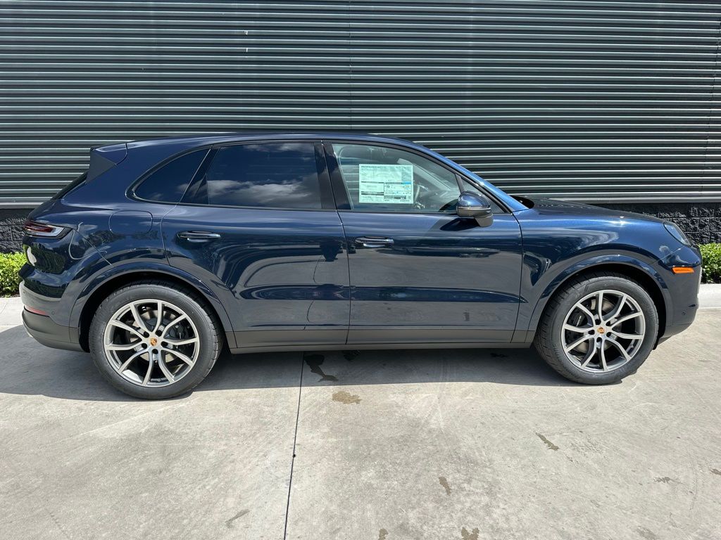 Thumbnail: 2025 Porsche Cayenne - 8
