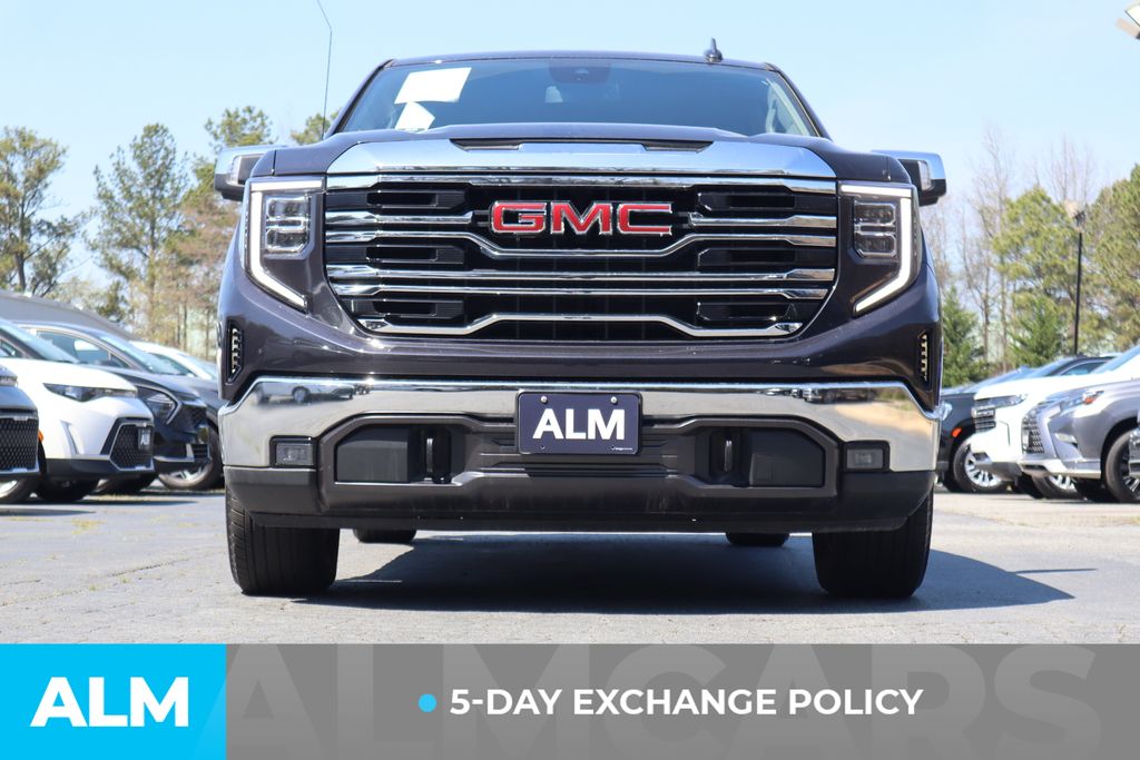 Used 2022 Gray GMC SLT image 4