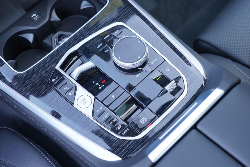 Thumbnail: 2026 BMW X5 - 25