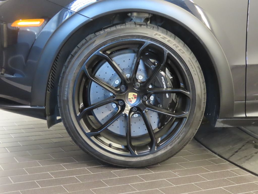 Thumbnail: 2022 Porsche  - 11