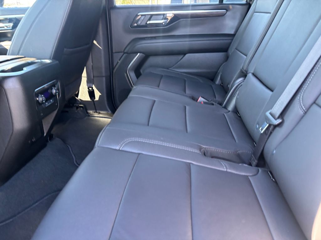 Used Car 2025 Chevrolet Suburban  Z71 For Sale Under $80,000 In Austin, Texas