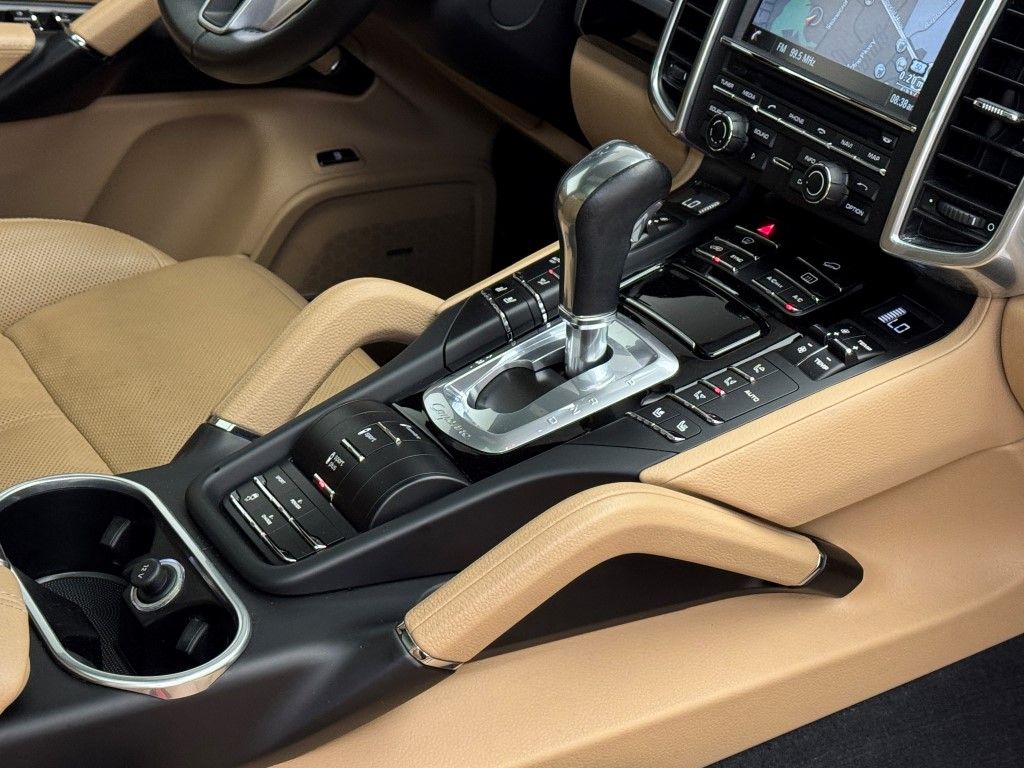 2016 Porsche Cayenne S E-Hybrid 20