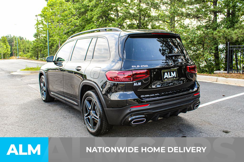 Used 2024 Black Mercedes-Benz GLB 250 image 5