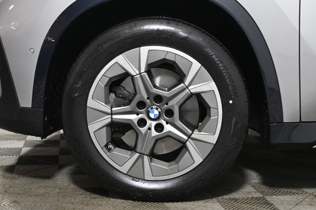 Thumbnail: 2024 BMW X1 - 12