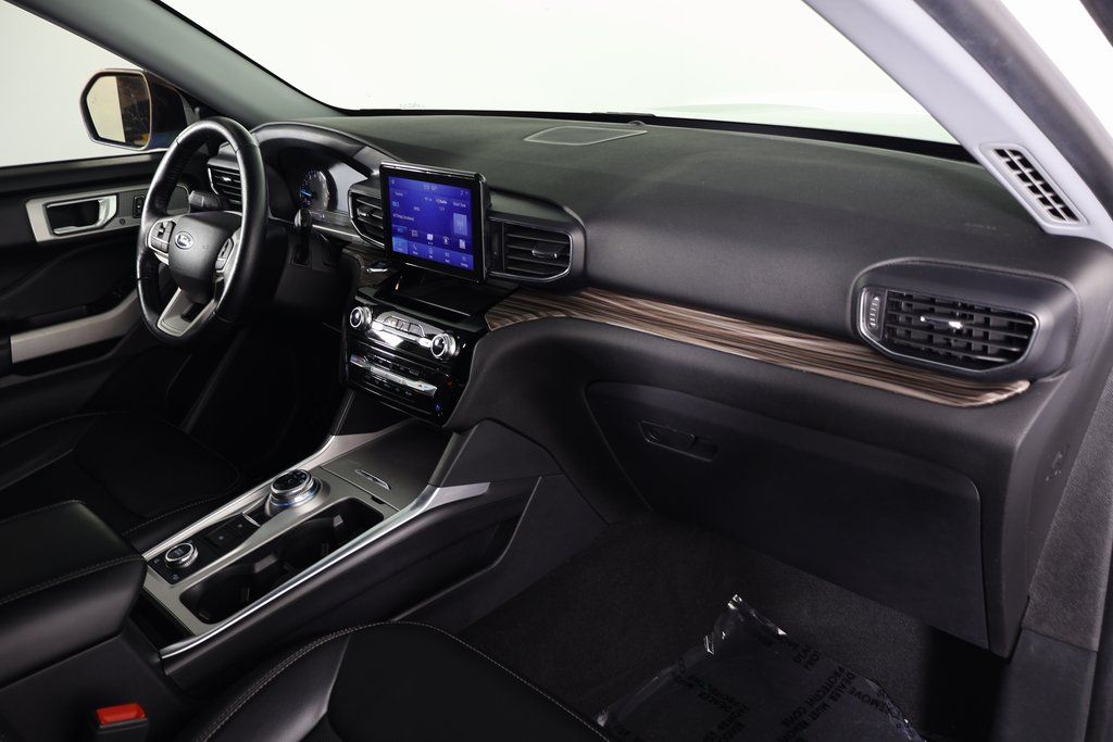 Thumbnail: 2022 Ford Explorer - 9